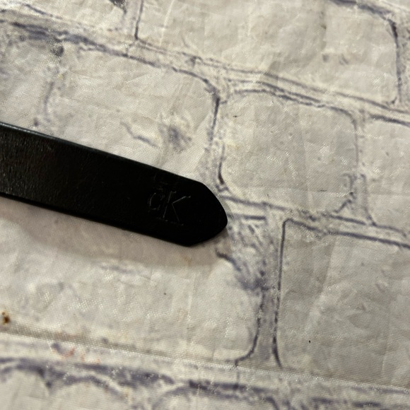 CALVIN KLEIN THIN BLACK ITALIAN SADDLE LEATHER WOMEN’S BELT SIZE LARGE - Picture 4 of 9